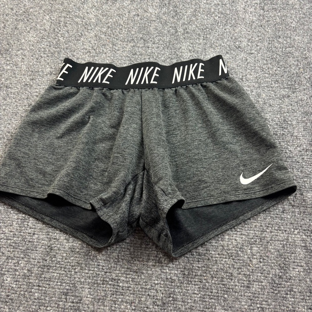 NIKE Girls Grey Heathered Dri-Fit Athletic Shorts size: Medium